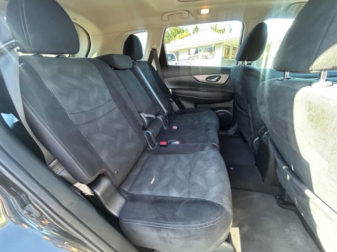 Used 2015 Nissan Rogue SV w/ SV Premium Package image 18