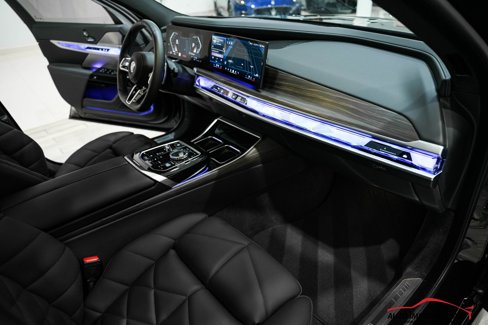Used 2024 BMW 740i image 12