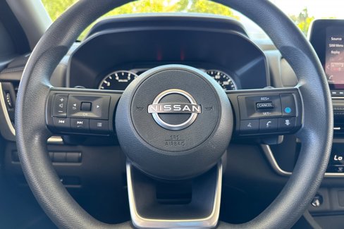 Used 2024 Nissan Rogue SV image 16