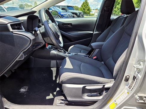 Used 2022 Toyota Corolla LE image 11