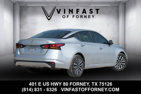 Used 2023 Nissan Altima 2.5 SV image 2