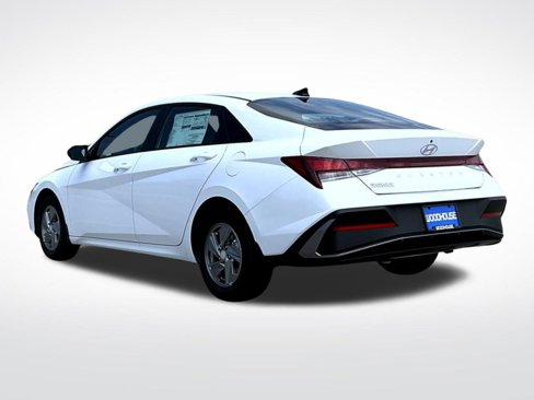 New 2025 Hyundai Elantra SE image 8