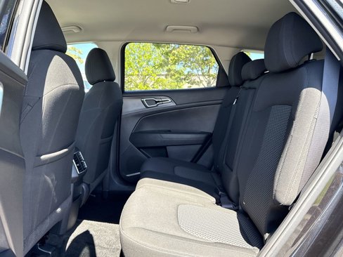 Used 2024 Kia Sportage LX image 14