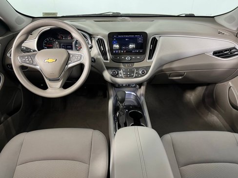 Used 2025 Chevrolet Malibu LT image 12