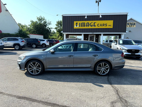 Used 2017 Volkswagen Passat 1.8T R-Line w/ R-Line Lighting Package image 10