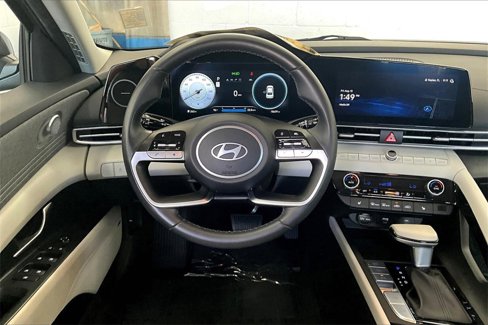 Used 2024 Hyundai Elantra Limited image 19