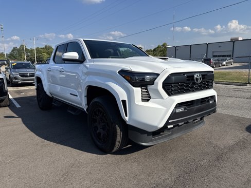 Used 2024 Toyota Tacoma 4x4 Double Cab image 4