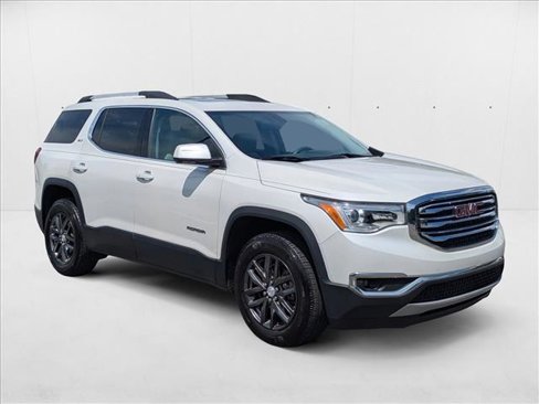 Used 2017 GMC Acadia SLT image 3