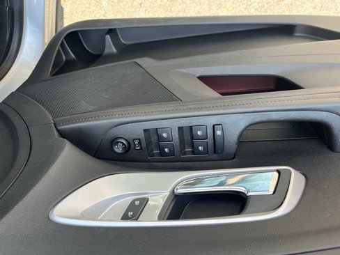 Used 2015 Chevrolet Equinox LS image 11