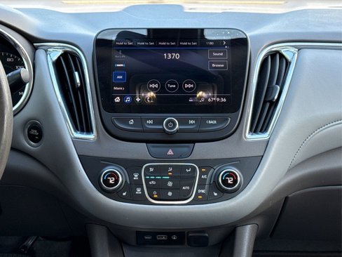 Used 2019 Chevrolet Malibu LT w/ Leather Package image 20