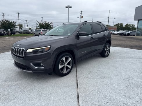 Used 2020 Jeep Cherokee Limited image 2