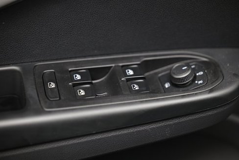 Used 2022 Volkswagen Taos SE image 18