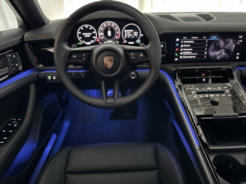 New 2025 Porsche Panamera 4 image 17
