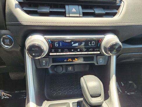Used 2023 Toyota RAV4 XLE image 28