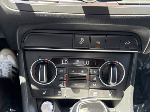 Used 2018 Audi Q3 2.0T Premium image 29