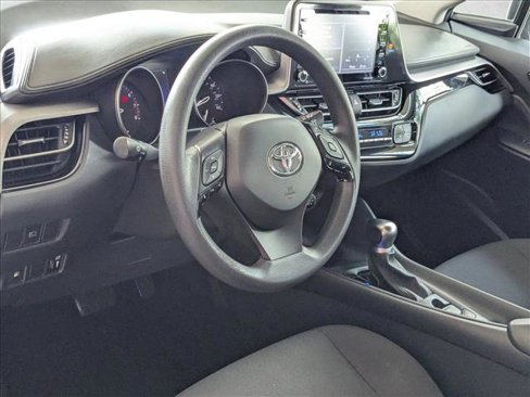 Used 2020 Toyota C-HR LE image 9