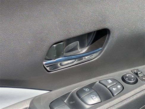 Certified 2024 Nissan Kicks SR image 13