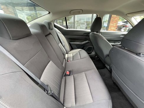 Used 2024 Nissan Altima 2.5 SV image 17
