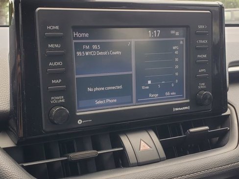 Used 2020 Toyota RAV4 LE image 20