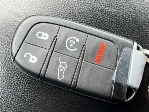 Used 2019 Jeep Grand Cherokee Limited image 31