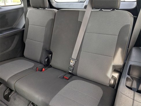 Used 2021 Chevrolet Traverse LT image 31