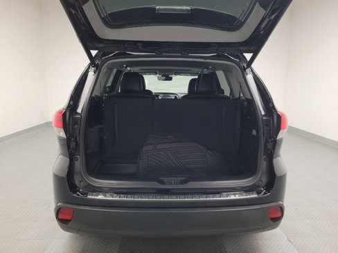Used 2017 Toyota Highlander XLE image 29