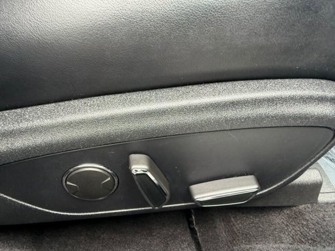 Used 2020 Lincoln MKZ image 28