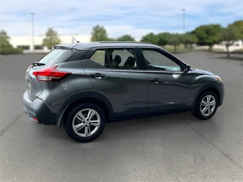Certified 2019 Nissan Kicks S image 4