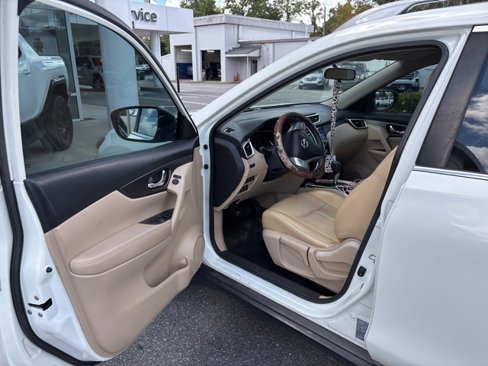 Used 2016 Nissan Rogue S w/ Appearance Package image 2