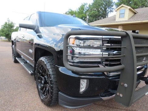 Used 2017 Chevrolet Silverado 1500 High Country image 9