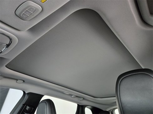Used 2020 Jeep Cherokee Limited image 11