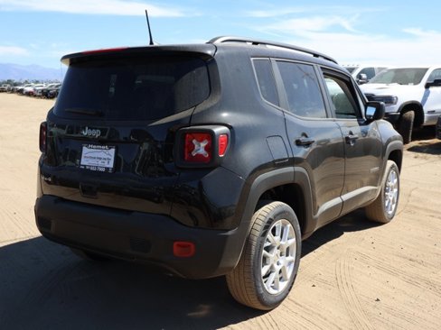 New 2023 Jeep Renegade Latitude w/ Sun & Fun Group image 4