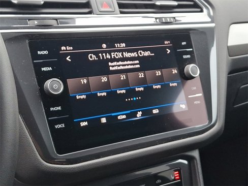 Used 2022 Volkswagen Tiguan SE image 16