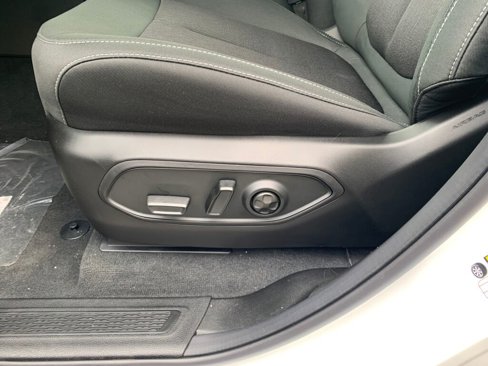 New 2025 Jeep Grand Cherokee Laredo X w/ Luxury Tech Group I image 13