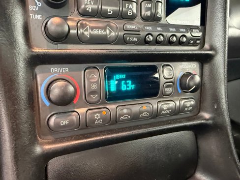 Used 1998 Chevrolet Corvette Coupe w/ Memory Pkg image 13