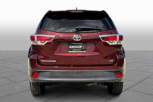 Used 2015 Toyota Highlander LE image 4