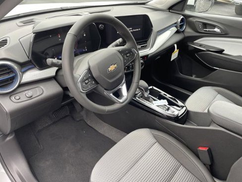 New 2025 Chevrolet Trax LT w/ Driver Confidence Package image 9