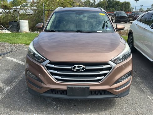 Used 2017 Hyundai Tucson SE image 2