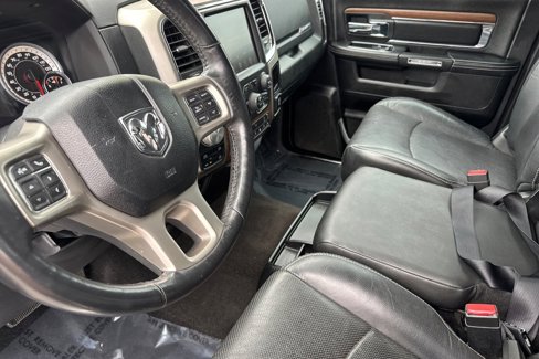 Used 2014 RAM 1500 Laramie w/ Convenience Group image 10