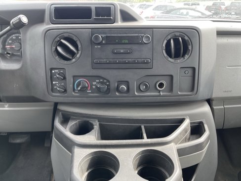 Used 2009 Ford E-350 and Econoline 350 XLT image 35