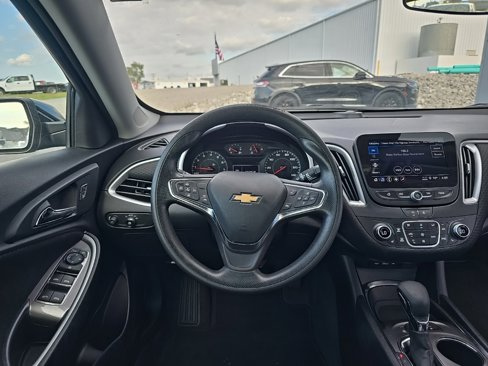 Used 2024 Chevrolet Malibu LT image 2