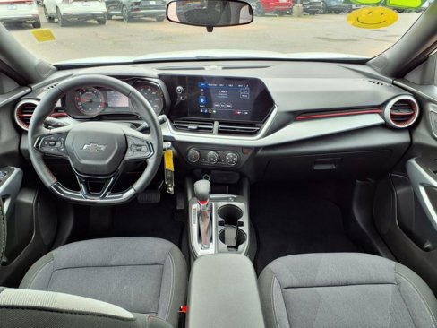 Used 2025 Chevrolet Trax RS image 25