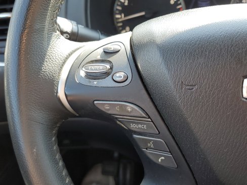 Used 2020 Nissan Pathfinder SV image 29