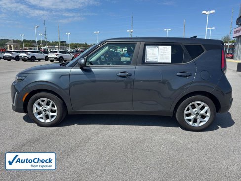 Certified 2023 Kia Soul S image 2