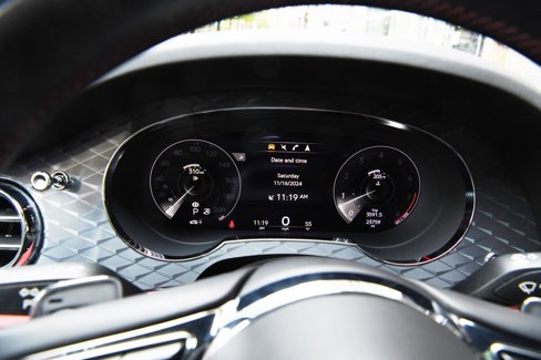 Used 2021 Bentley Bentayga image 14