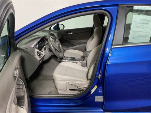 Used 2017 Chevrolet Cruze LT image 17