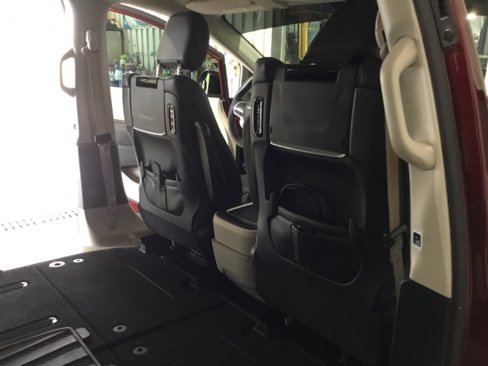 Used 2017 Chrysler Pacifica Touring-L Plus image 50