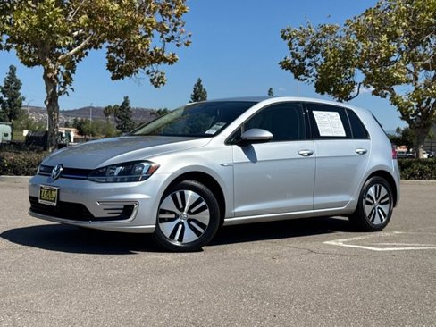 Used 2019 Volkswagen e-Golf SE w/ Driver Assistance Package image 2