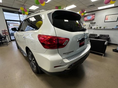 Used 2018 Nissan Pathfinder Platinum image 7