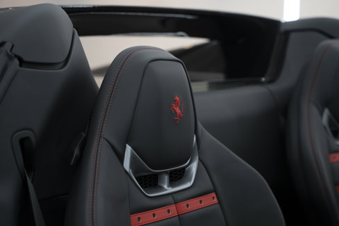 Used 2025 Ferrari 296 GTS image 31